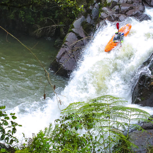 Practicar kayak – MICHOACÁN, AVENTURA Y ECOTURISMO